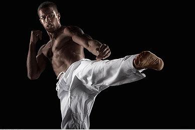 《白雪公主》新预告 主角唱“Waiting On A Wish” 